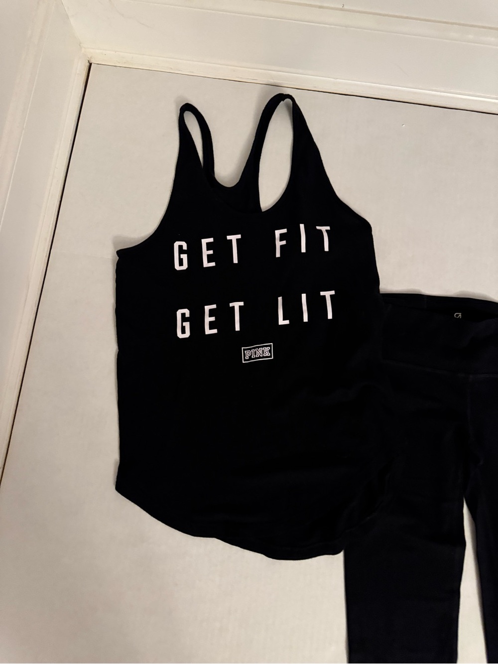 Victoria’s Secret PINK Tank + GapFit Leggings Workout Set - Size XS - Picture 2 of 9